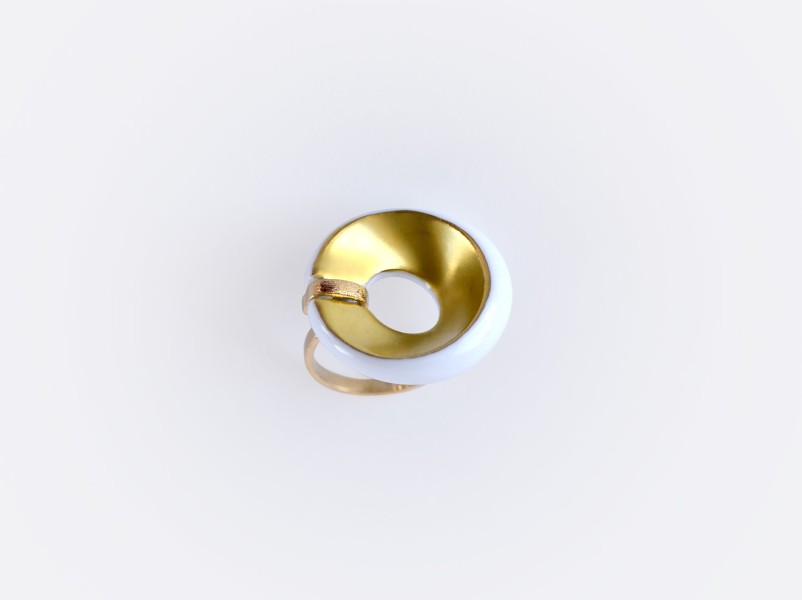Ring, "Alba", gold & white