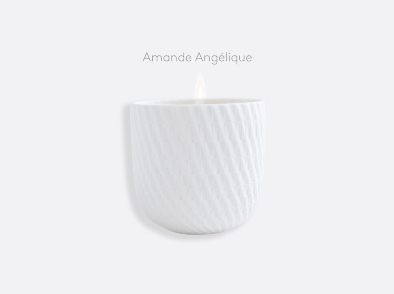 Kerzenhalter (nachfüllbar) "Angelic Almond" 200 gr, "Twist", weiß