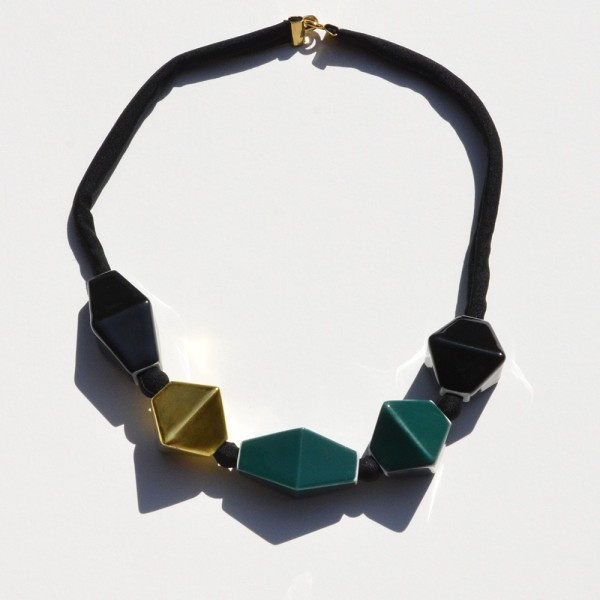 Choker, "Be bold over by Iris Apfel"